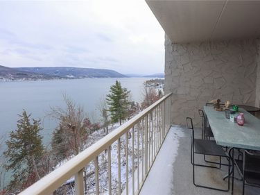 130 Cliffside Drive, Canandaigua, NY 14424