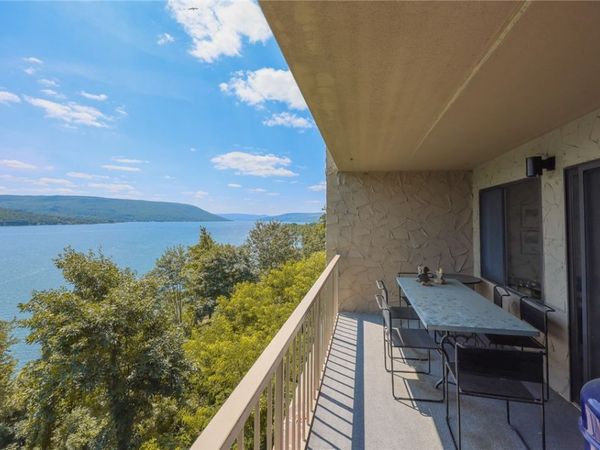 130 Cliffside Drive, Canandaigua, NY 14424