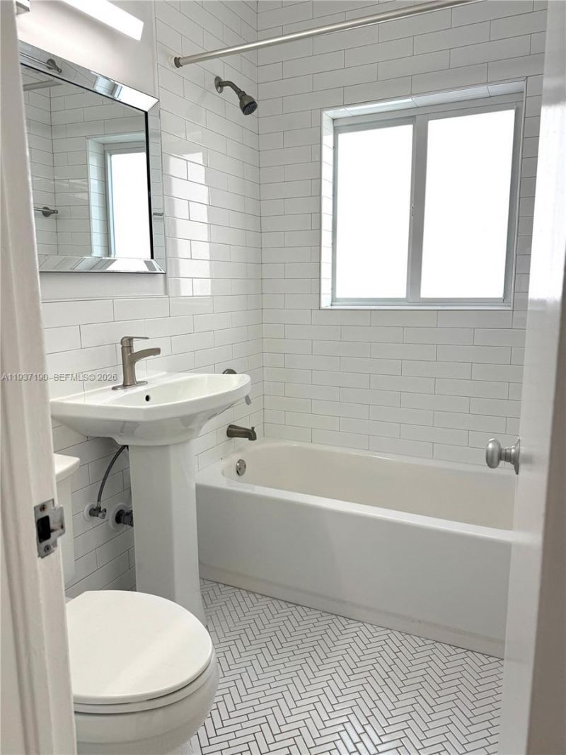 887 80th St, Unit 1, Miami Beach, FL 33141 Photo