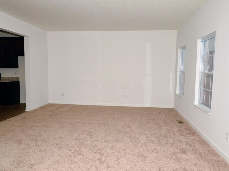 130 Dusky Willow Drive, Reynoldsburg, OH 43068 Photo 7