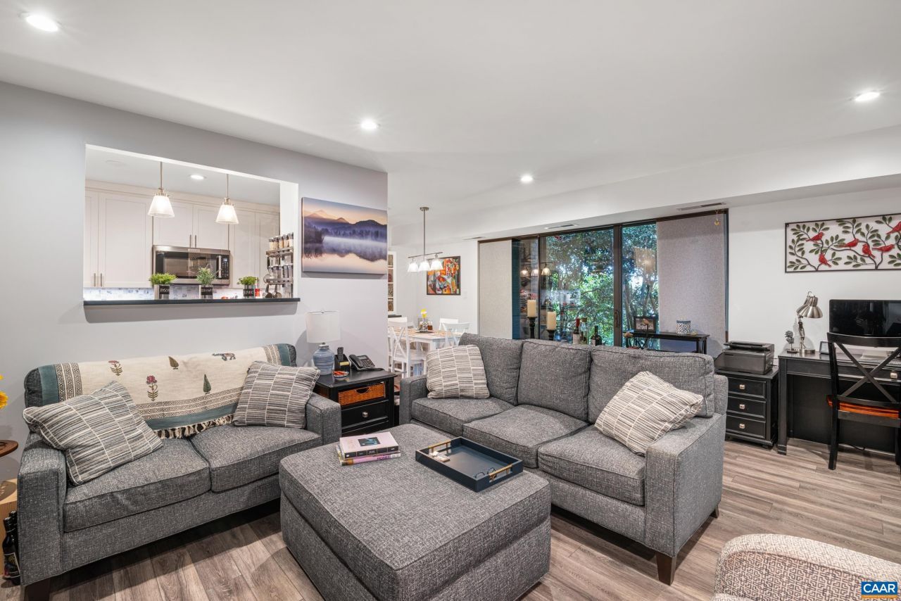 511 1st St N, Unit 105, Charlottesville, VA 22902 Main Photo