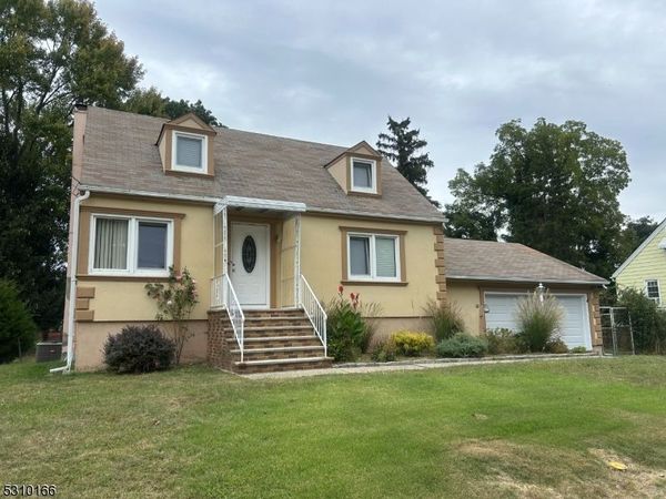 15 Laurel Pl, Fairfield, NJ 07004