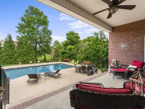 2052 Woodcliff Dr, Smyrna, TN 37167