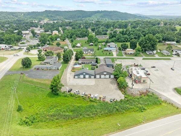202 7th St, Livingston, TN 38570