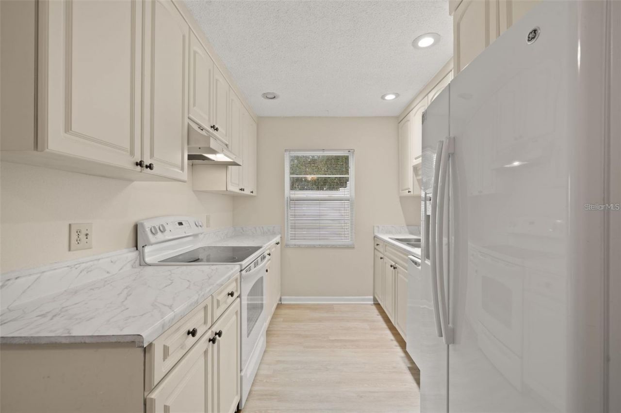 3247 38th Way S, Unit C, Saint Petersburg, FL 33711 Photo