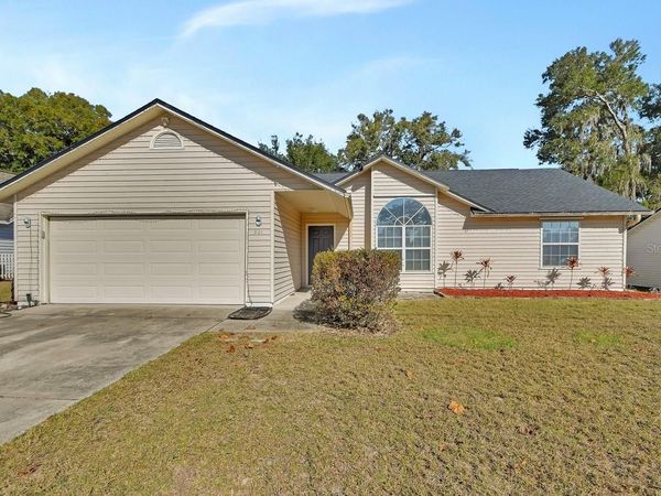 921 VILLAGE LAKE DRIVE N, DELAND, FL 32724