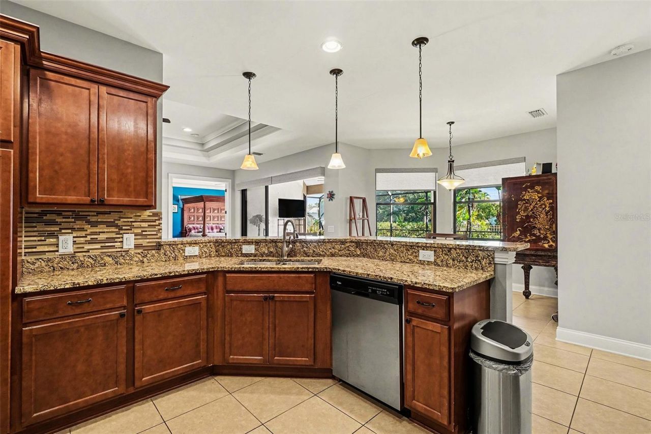 2127 SE 17th Place, Cape Coral, FL 33990 Photo
