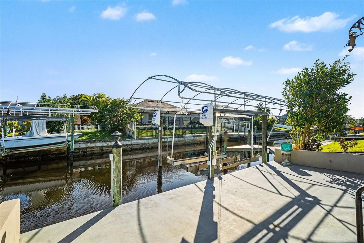 2127 SE 17th Place, Cape Coral, FL 33990 Photo