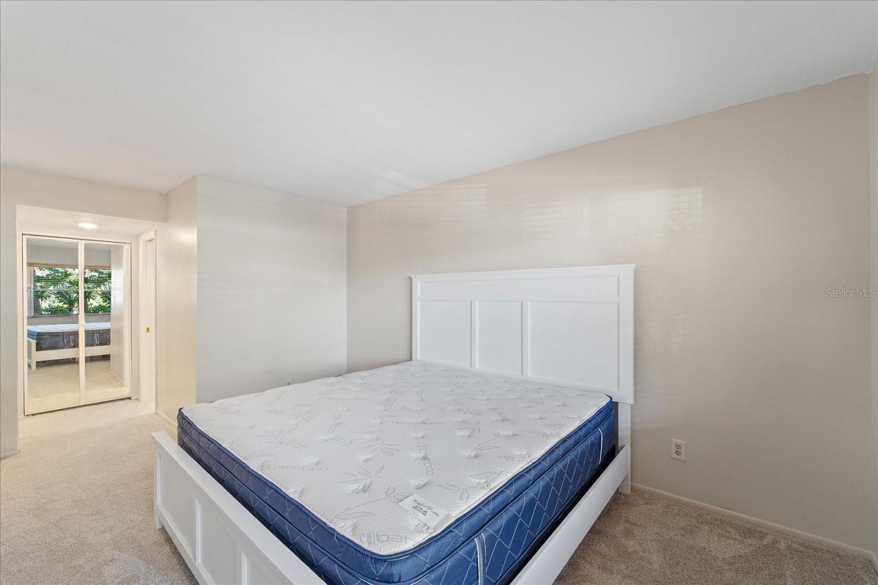 7860 Palm Aire Lane, Unit 104, Sarasota, FL 34243 Photo