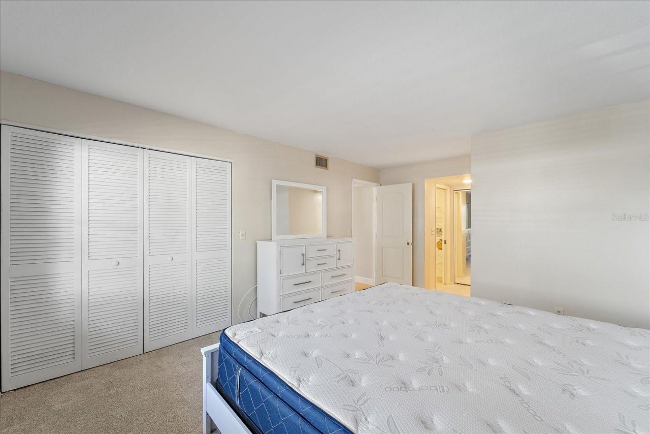 7860 Palm Aire Lane, Unit 104, Sarasota, FL 34243 Photo