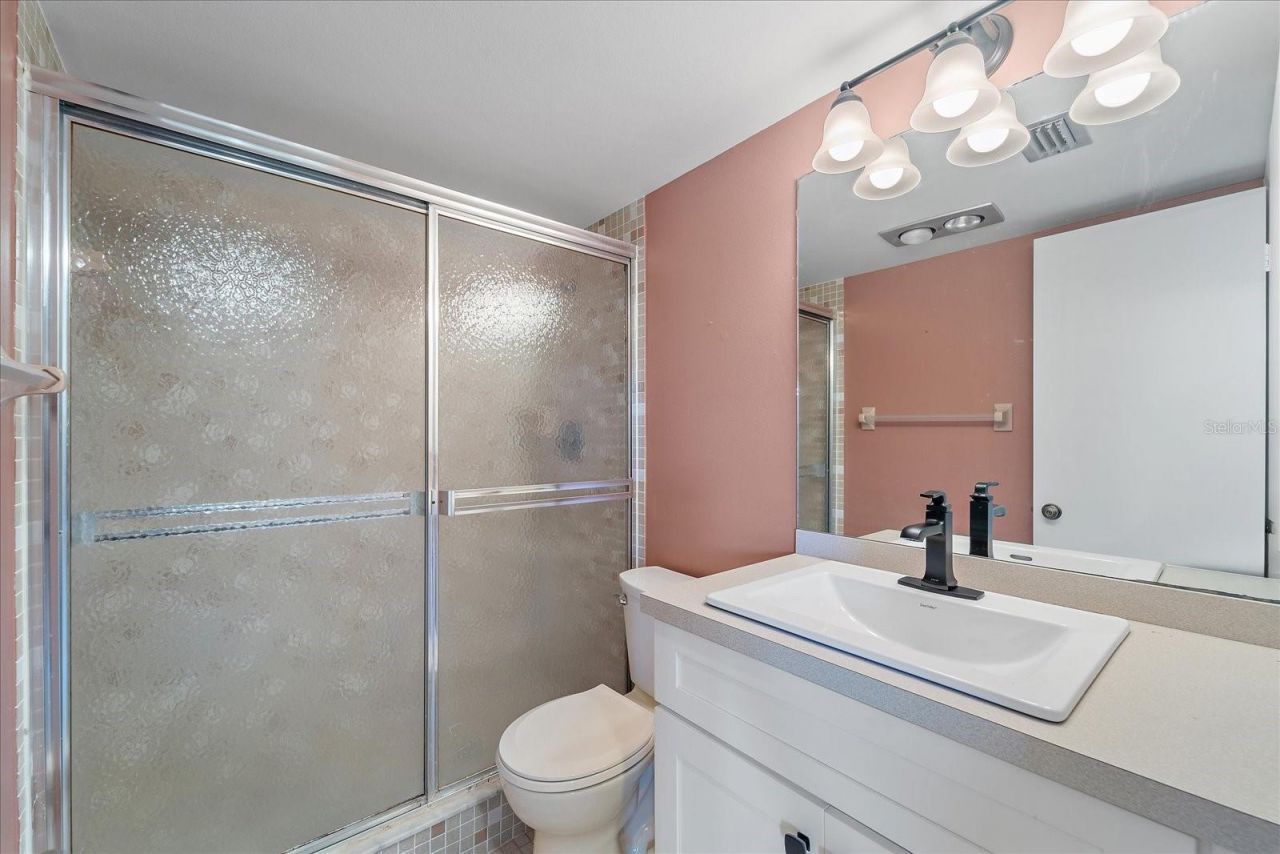 7860 Palm Aire Lane, Unit 104, Sarasota, FL 34243 Photo