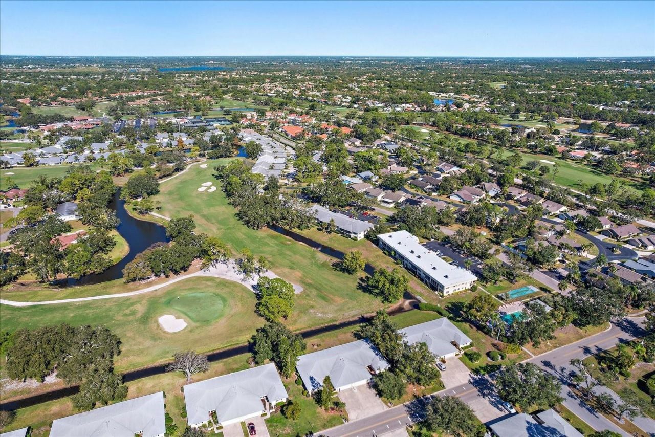 7860 Palm Aire Lane, Unit 104, Sarasota, FL 34243 Photo