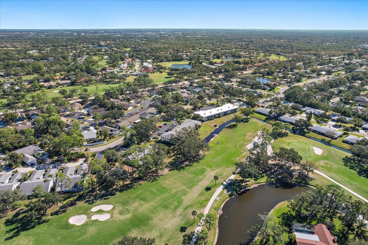 7860 Palm Aire Lane, Unit 104, Sarasota, FL 34243 Photo