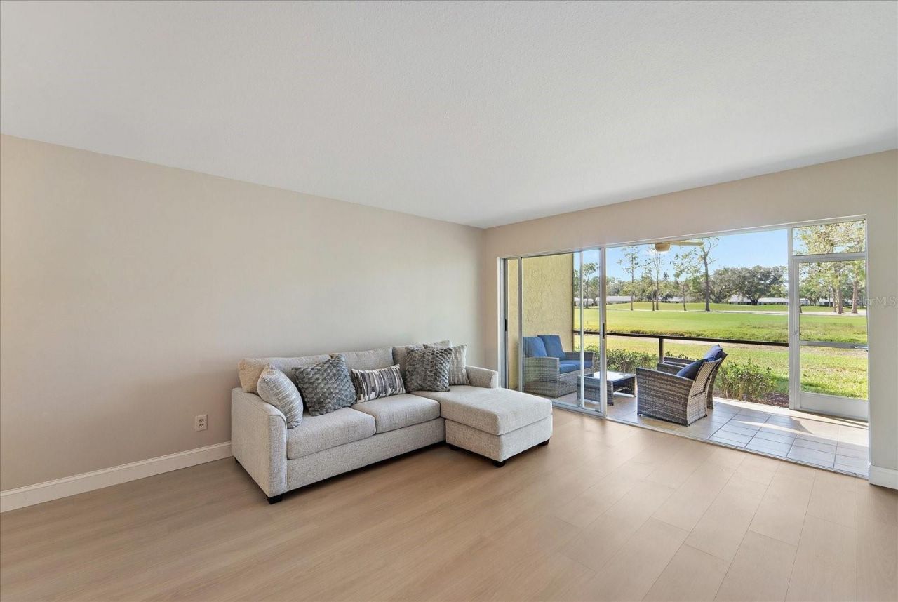 7860 Palm Aire Lane, Unit 104, Sarasota, FL 34243 Photo