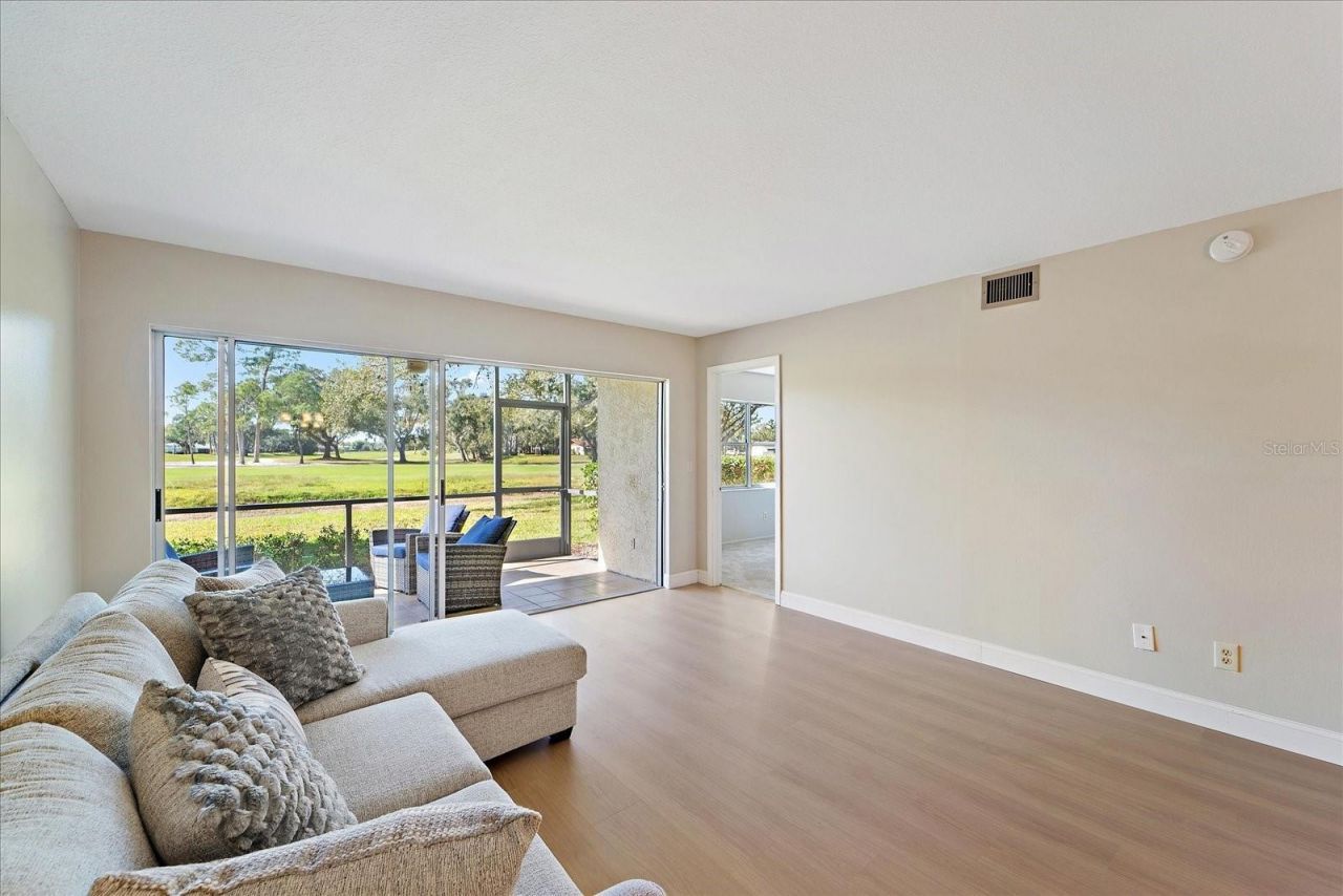 7860 Palm Aire Lane, Unit 104, Sarasota, FL 34243 Photo