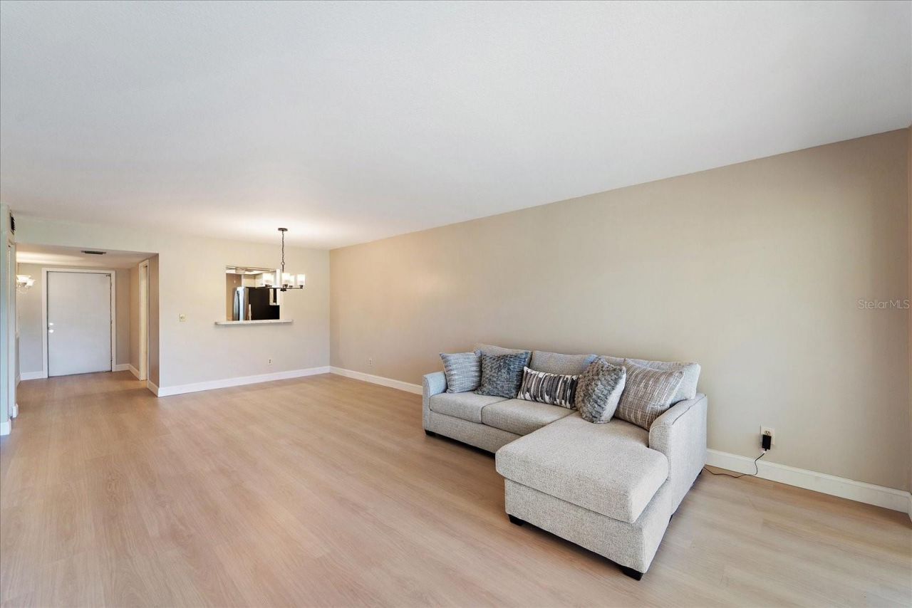 7860 Palm Aire Lane, Unit 104, Sarasota, FL 34243 Photo