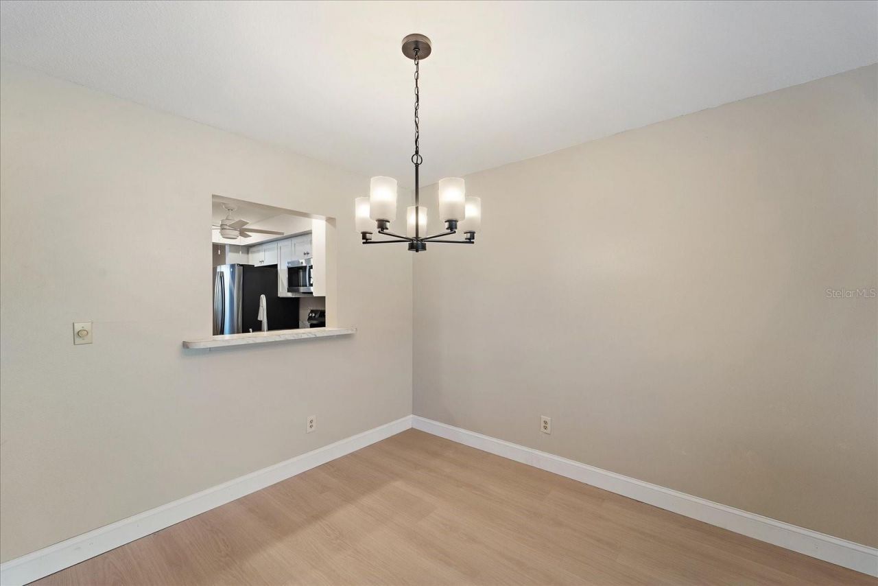 7860 Palm Aire Lane, Unit 104, Sarasota, FL 34243 Photo