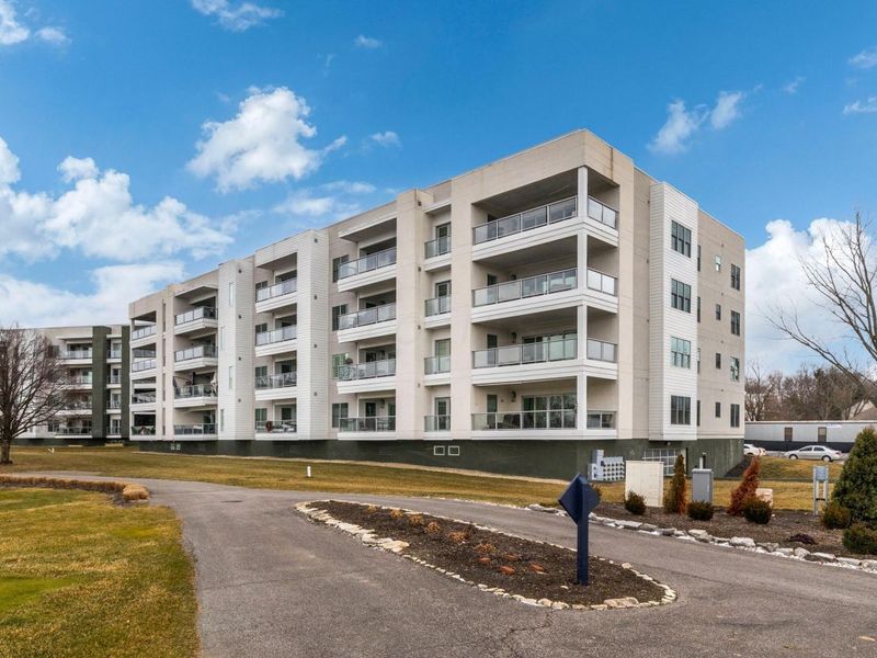 5285 Highpointe Lakes Drive, Unit 3202, Westerville, OH 43081 Photo 4