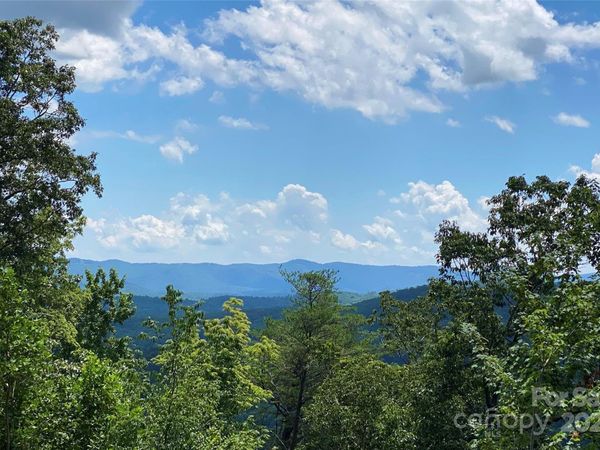 21 Marble Heights , Hendersonville, NC 28791