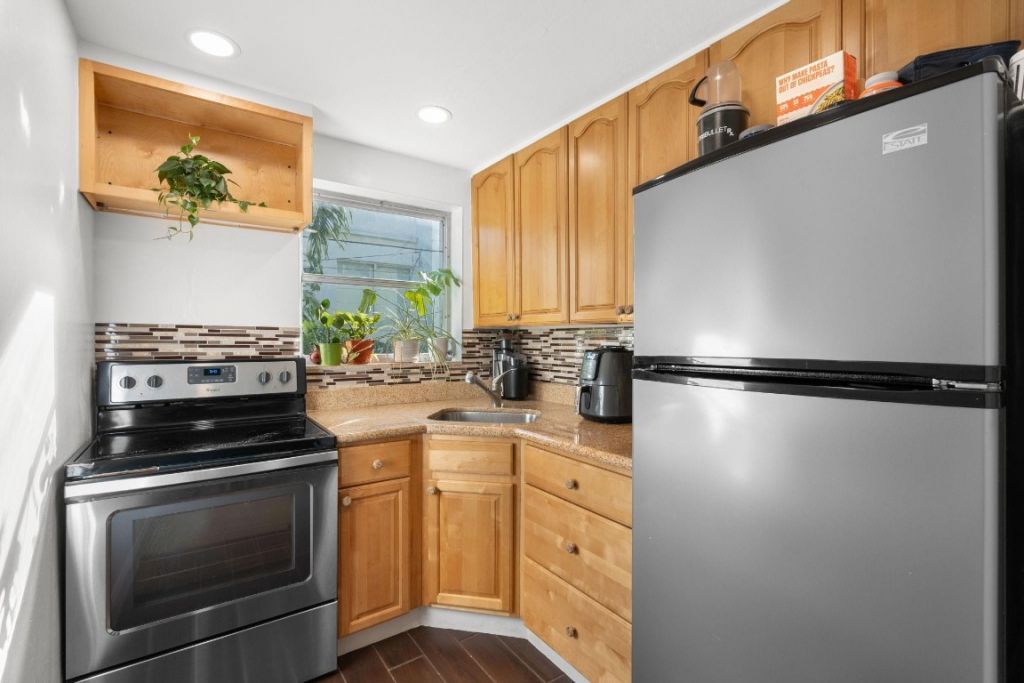 1900 NE 8th Court, Unit 206, Fort Lauderdale, FL 33304 Photo