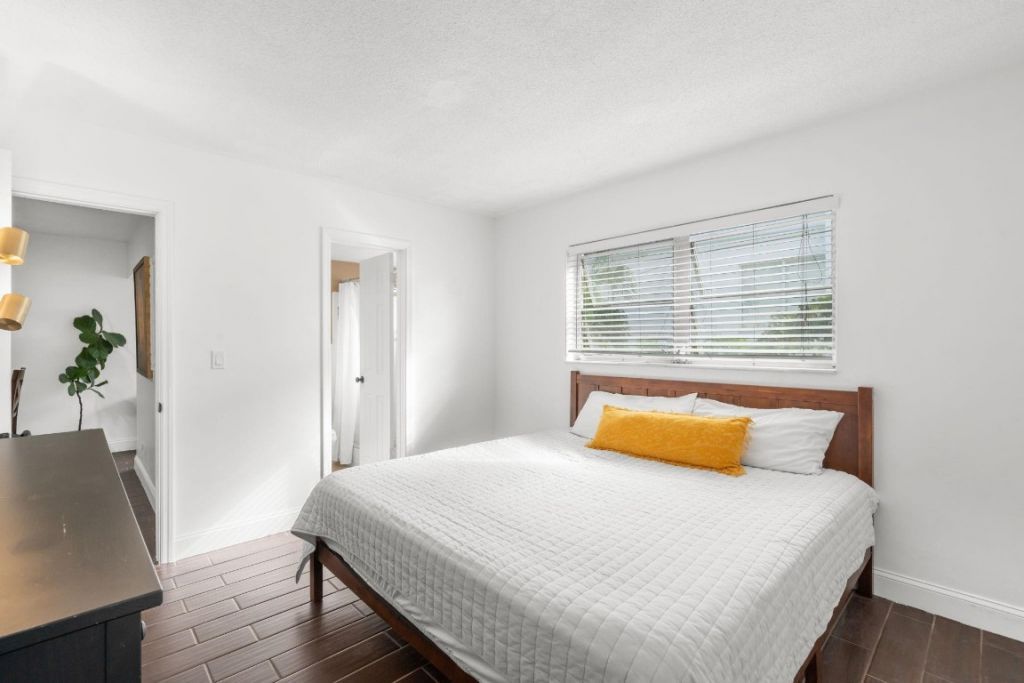 1900 NE 8th Court, Unit 206, Fort Lauderdale, FL 33304 Photo