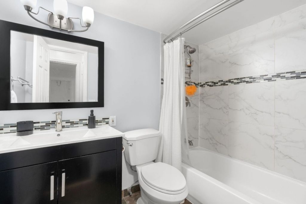 1900 NE 8th Court, Unit 206, Fort Lauderdale, FL 33304 Photo