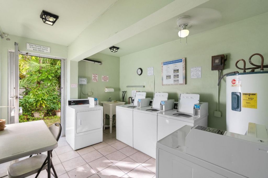 1900 NE 8th Court, Unit 206, Fort Lauderdale, FL 33304 Photo