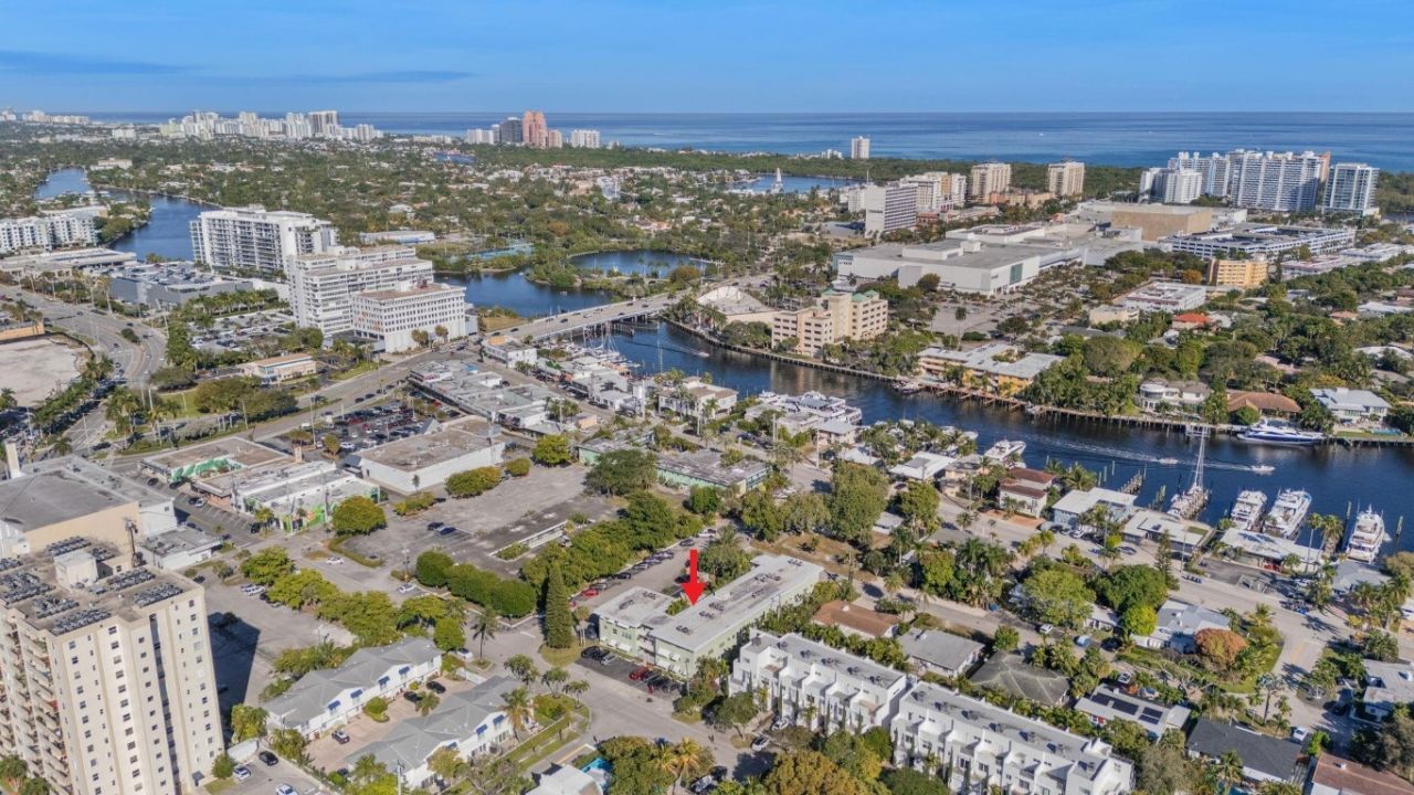 1900 NE 8th Court, Unit 206, Fort Lauderdale, FL 33304 Photo