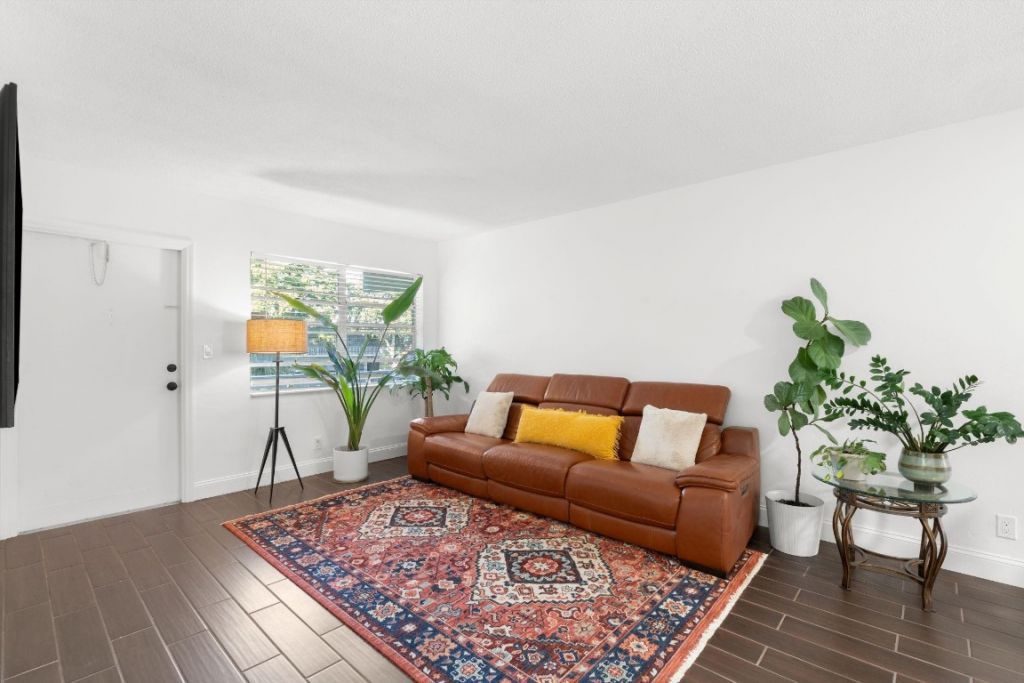 1900 NE 8th Court, Unit 206, Fort Lauderdale, FL 33304 Photo