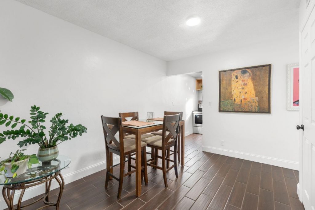 1900 NE 8th Court, Unit 206, Fort Lauderdale, FL 33304 Photo