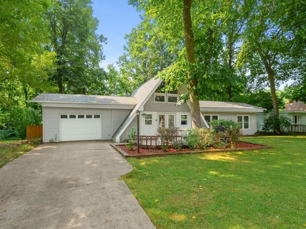 1900 Derfla Drive, St. Joseph, MI 49085