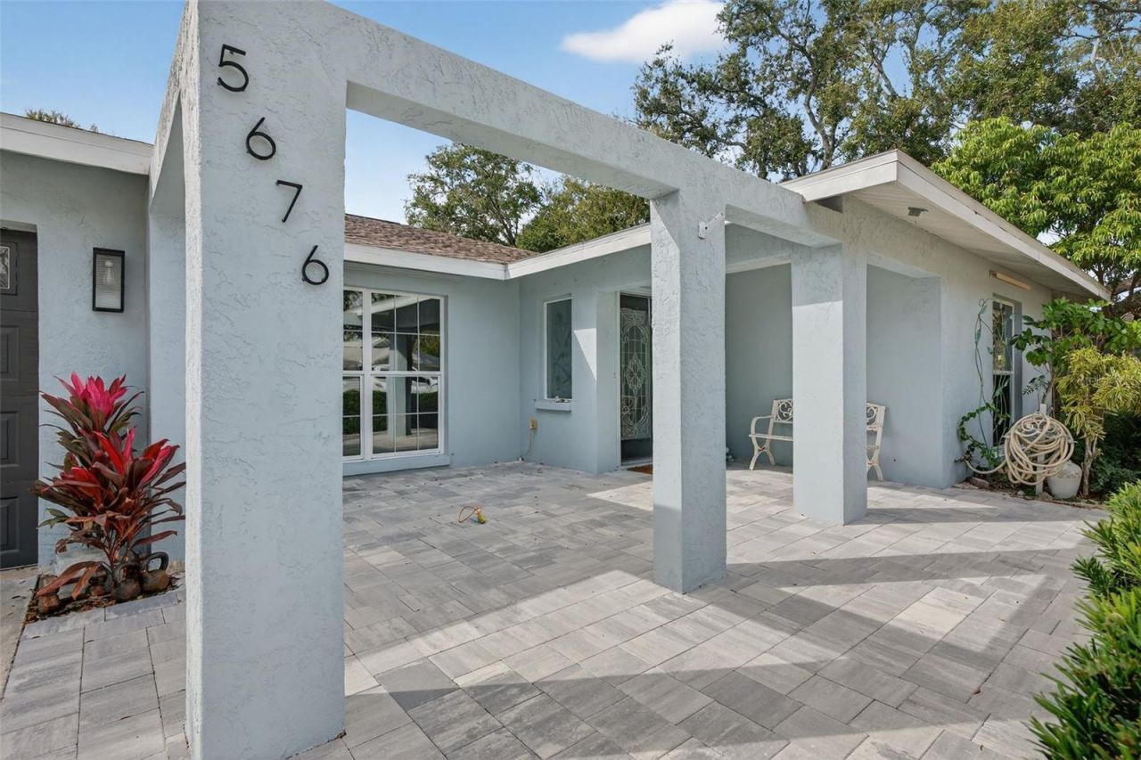 5676 Beneva Woods Circle, Sarasota, FL 34233 Photo