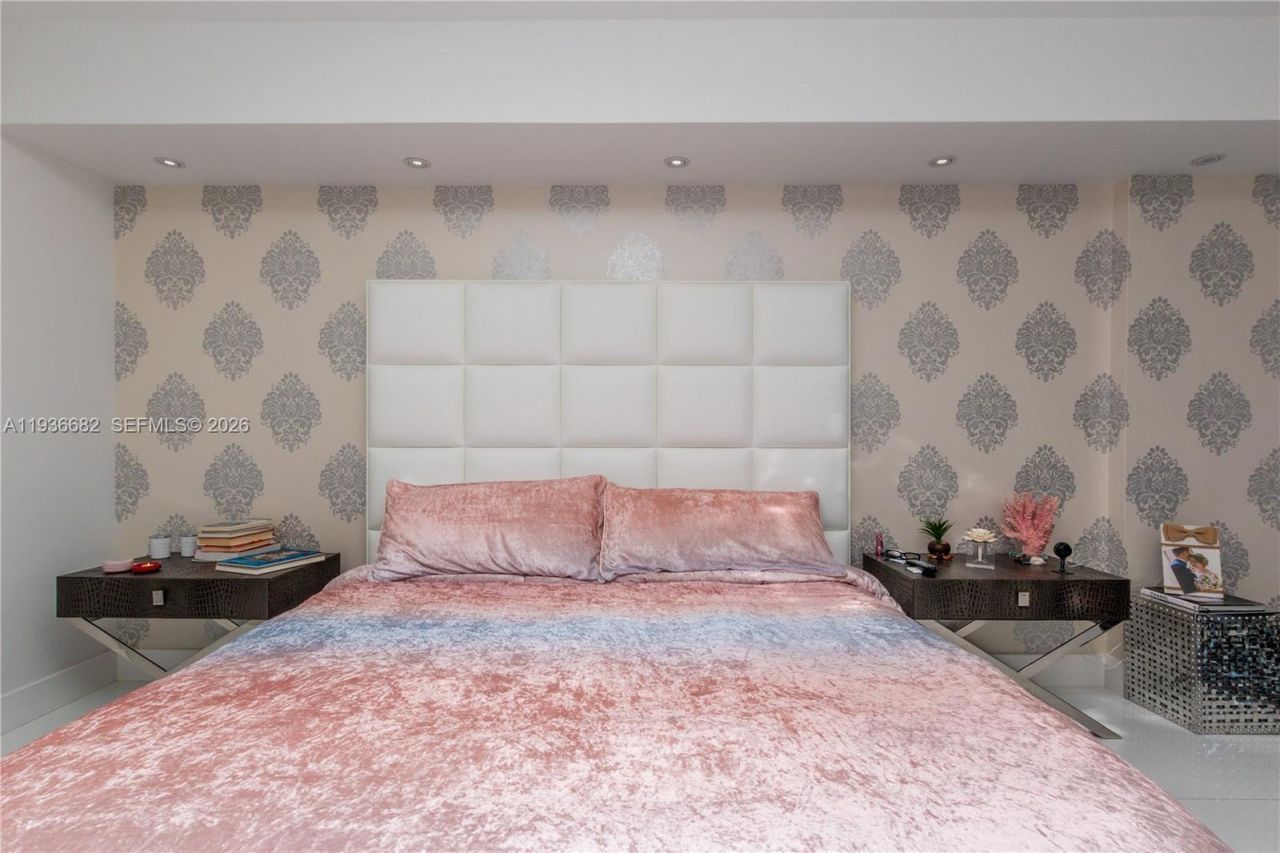 17201 Collins Ave, Unit 1807, Sunny Isles Beach, FL 33160 Photo