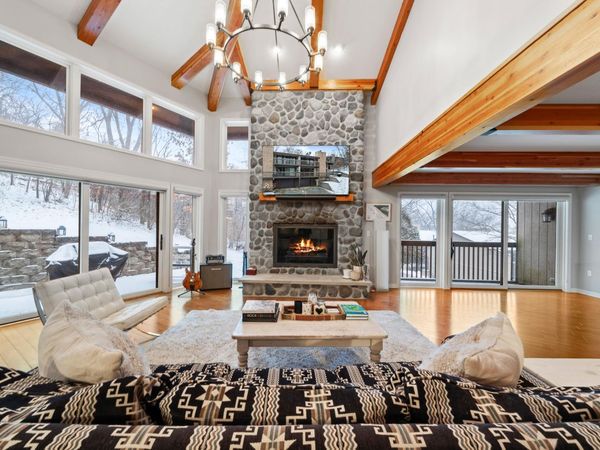 850 Hillside Dr, Unit GG1, Fontana, WI 53125