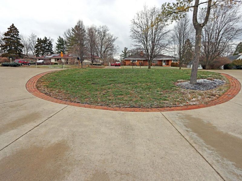 745 Highland Drive, Columbus, OH 43214 Photo 3