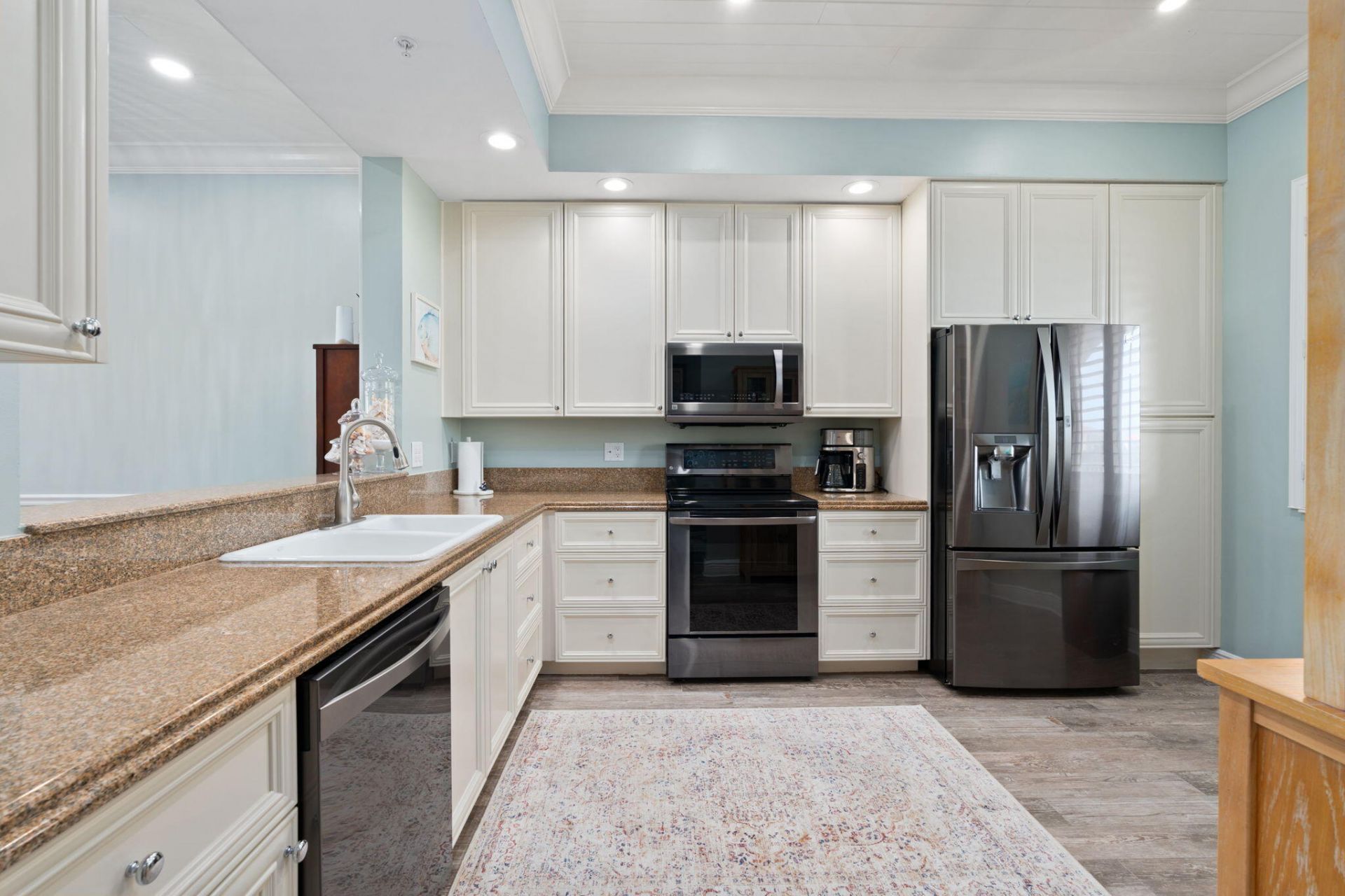 9 Harbour Isle Drive E, Unit 305, Hutchinson Island, FL 34949 Photo