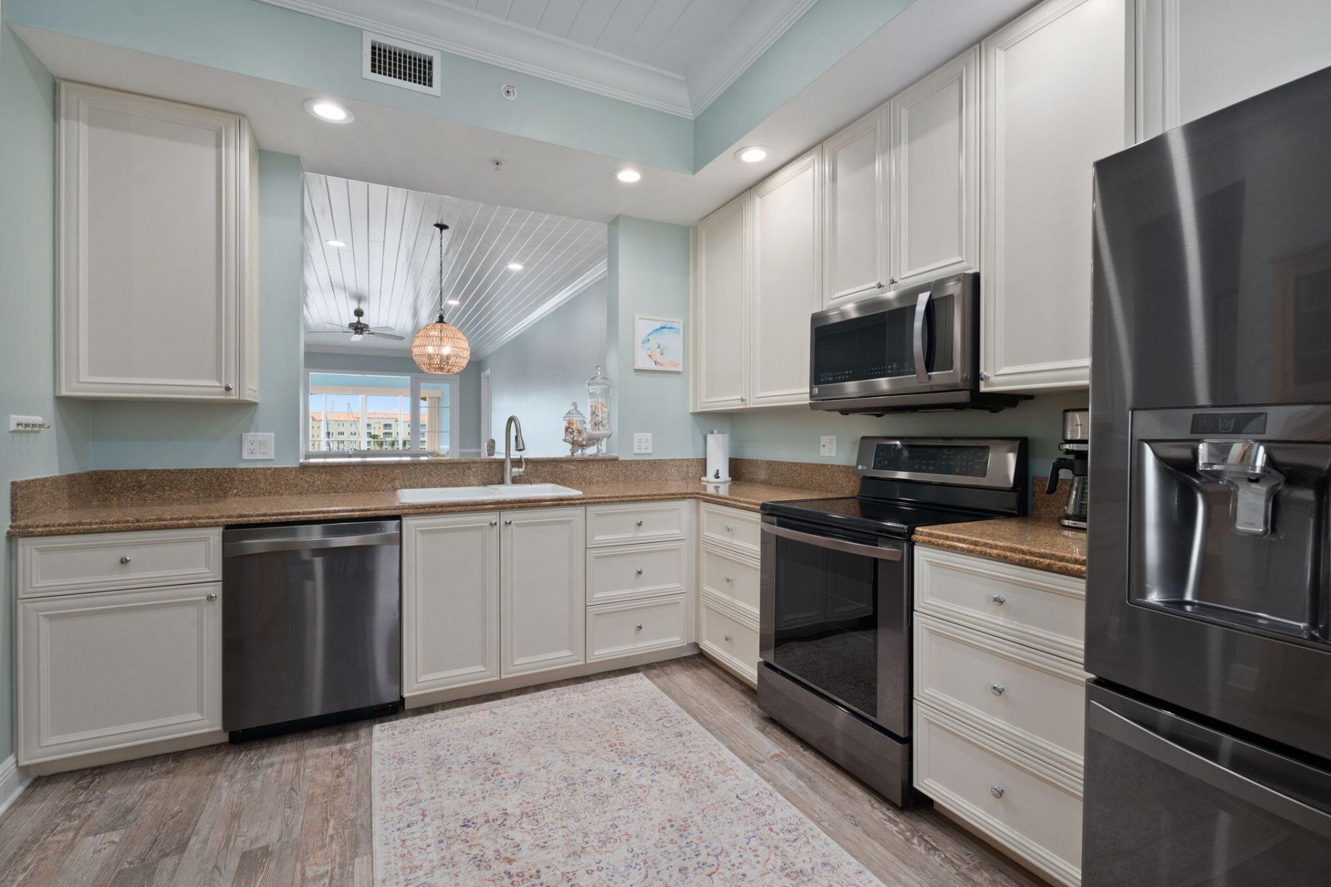 9 Harbour Isle Drive E, Unit 305, Hutchinson Island, FL 34949 Photo