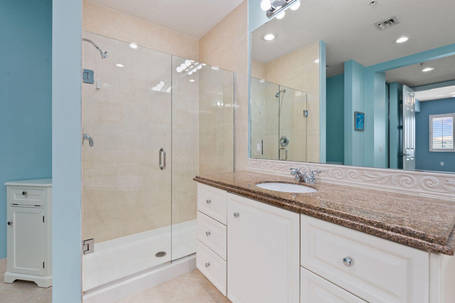 9 Harbour Isle Drive E, Unit 305, Hutchinson Island, FL 34949 Photo