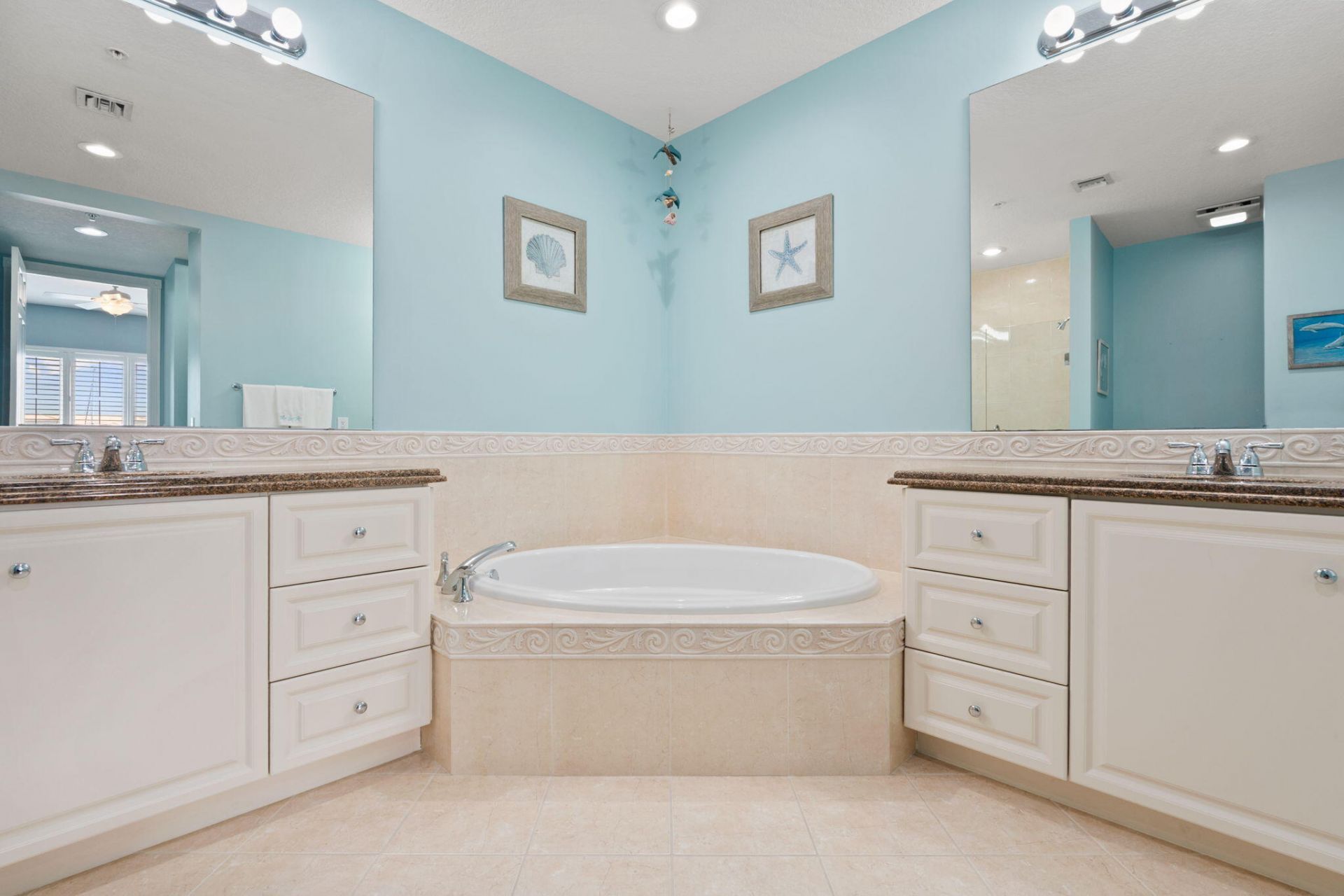 9 Harbour Isle Drive E, Unit 305, Hutchinson Island, FL 34949 Photo