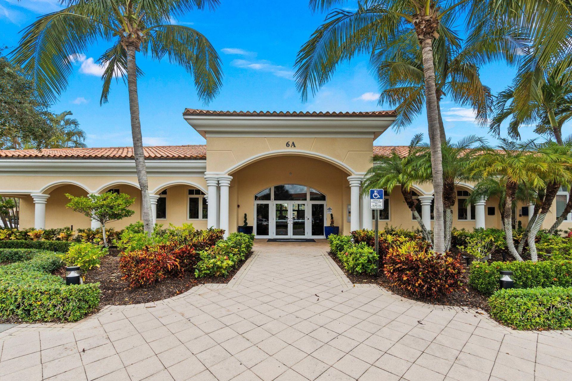 9 Harbour Isle Drive E, Unit 305, Hutchinson Island, FL 34949 Photo