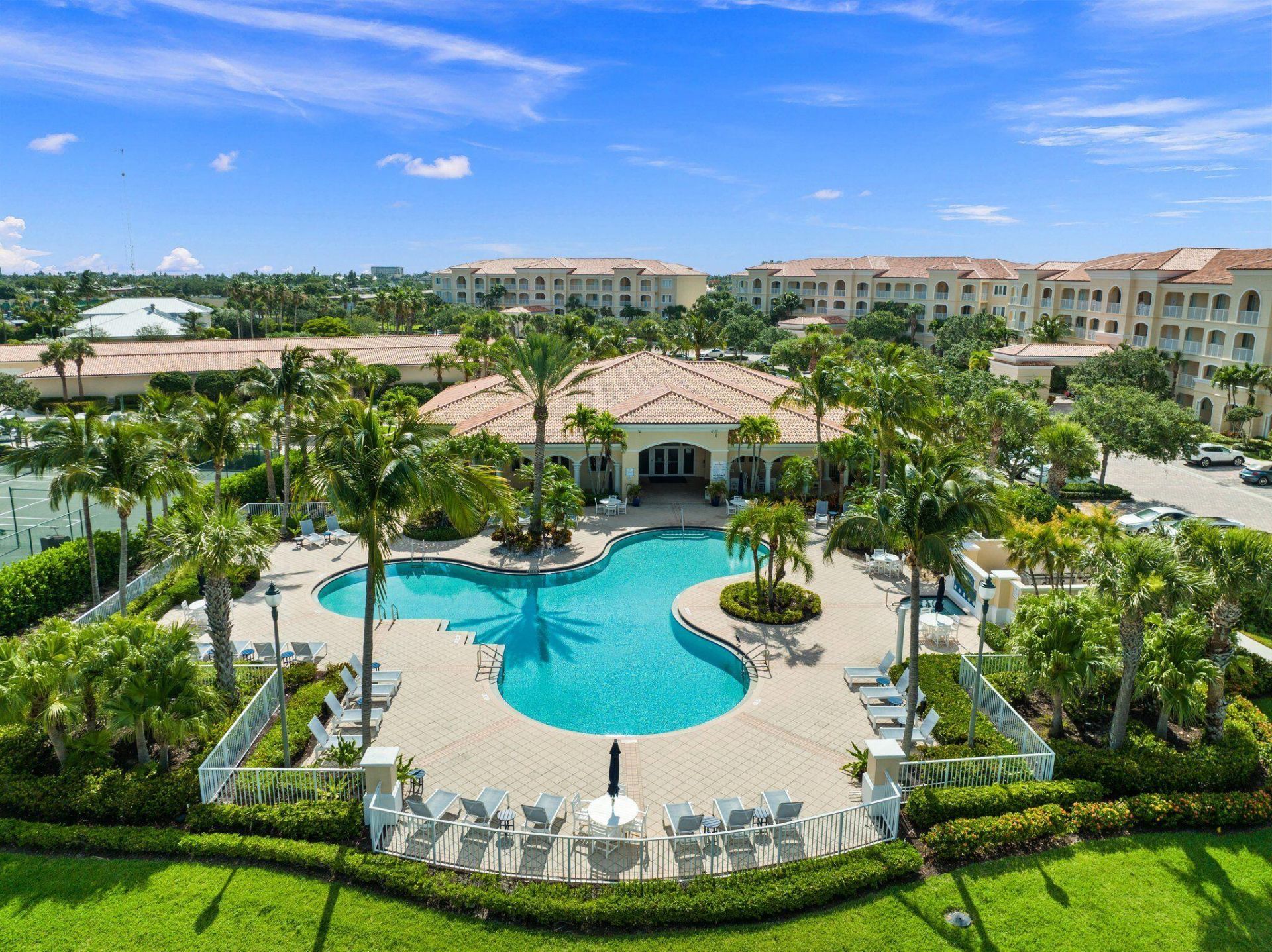 9 Harbour Isle Drive E, Unit 305, Hutchinson Island, FL 34949 Photo