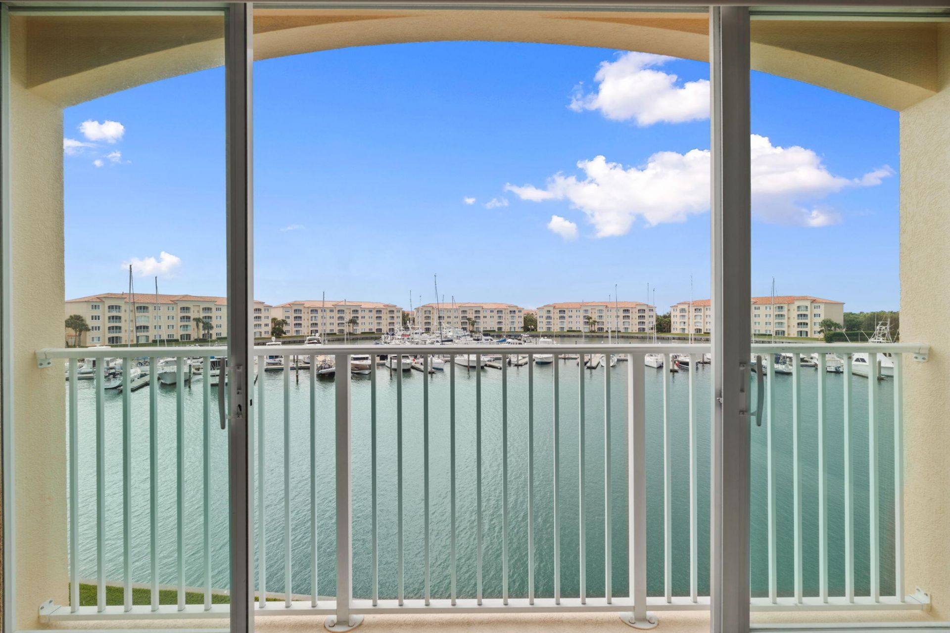 9 Harbour Isle Drive E, Unit 305, Hutchinson Island, FL 34949 Photo