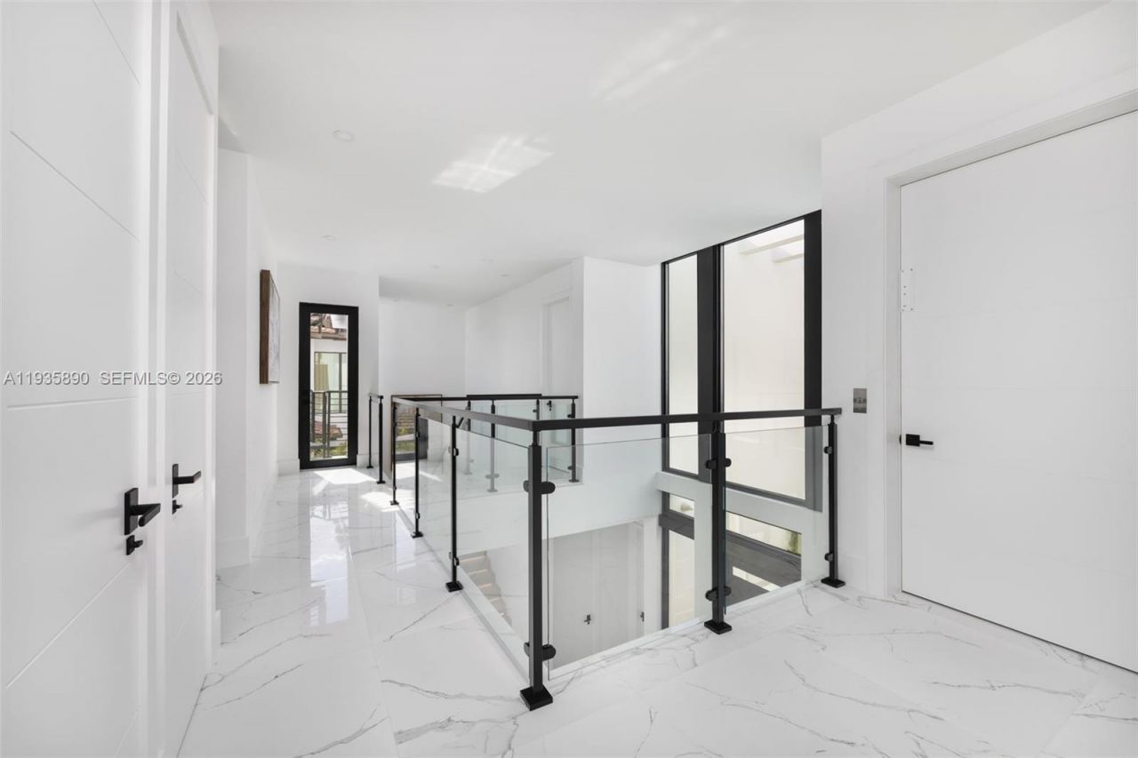 Please Call For Address, South Miami, FL 33143 Photo