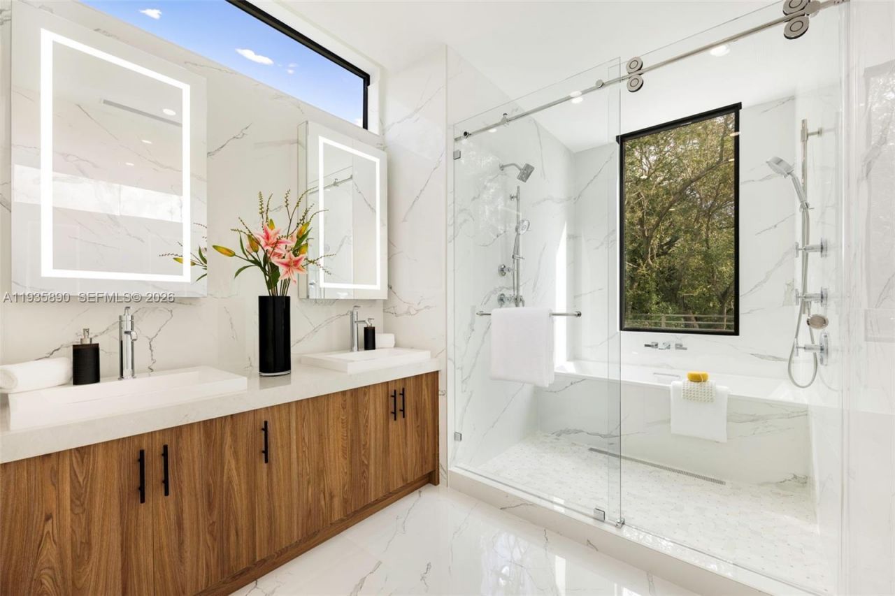 Please Call For Address, South Miami, FL 33143 Photo