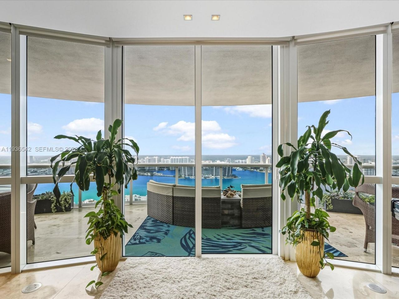 18201 Collins Ave, Unit 5101, Sunny Isles Beach, FL 33160 Photo