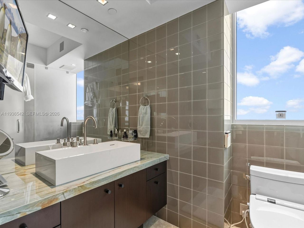 18201 Collins Ave, Unit 5101, Sunny Isles Beach, FL 33160 Photo