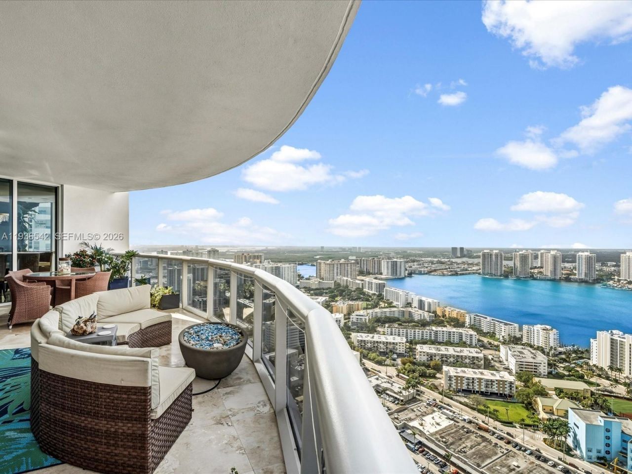 18201 Collins Ave, Unit 5101, Sunny Isles Beach, FL 33160 Photo