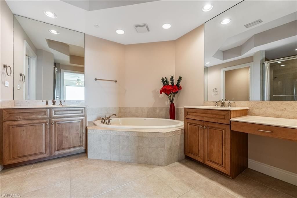 4192 Bay Beach Ln, Unit 881, Fort Myers Beach, FL 33931 Photo