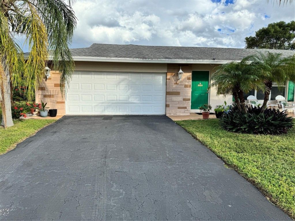7002 NW 93rd Avenue, Tamarac, FL 33321 Photo