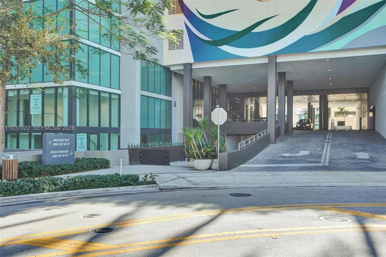 480 NE 31st St , Unit 1705, Miami, FL 33137 Photo